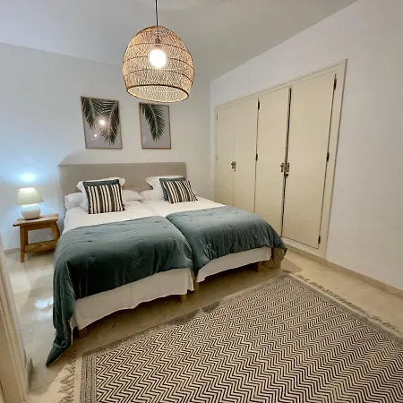 Guadalmina Beach Holidays Apartment, Lägenhet